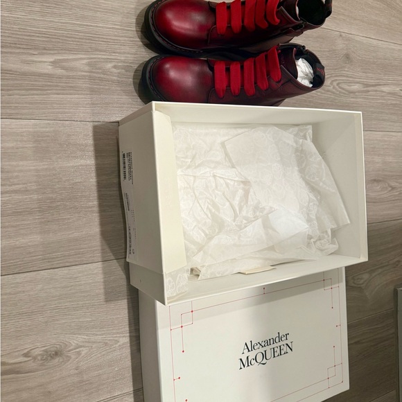 Alexander McQueen Boy’s Leather Lace-Up Boots In Welsh Red. EU 33/US 2. NWT. - Picture 7 of 7